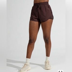 Buffbunny Lifesaver Short - Cocoa